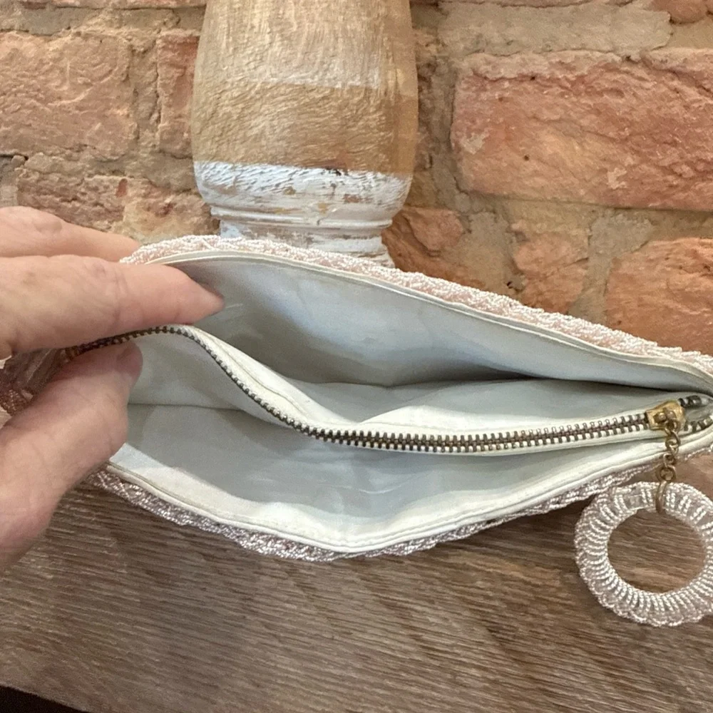 Vintage‎ seed beaded Cream Wristlet clutch